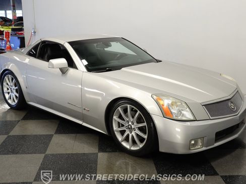 Used 2006 Cadillac XLR V image 13