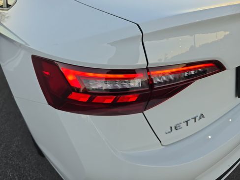 Used 2024 Volkswagen Jetta Sport image 32