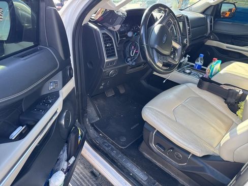 Used 2018 Ford Expedition Platinum image 19