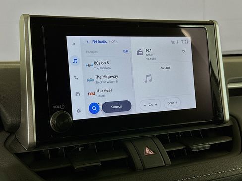 Used 2025 Toyota RAV4 LE image 21