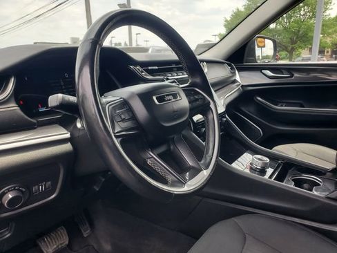 Used 2021 Jeep Grand Cherokee L Laredo w/ Luxury Tech Group I AWD/4WD image 13