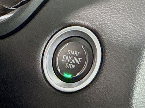 Used 2022 Cadillac XT4 Sport w/ Enhanced Visibility Package image 21