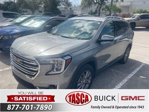 Used 2024 GMC Terrain SLT FWD image 1