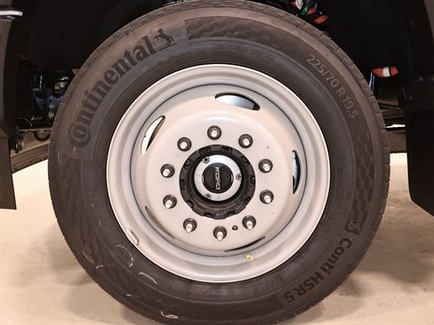 New 2026 Ford F550 4x4 Regular Cab Super Duty image 24