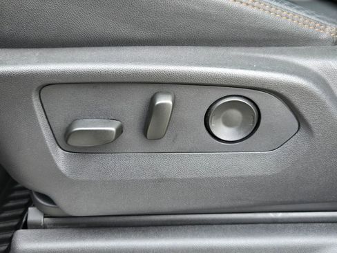 Used 2025 GMC Sierra 1500 AT4 w/ Technology Package image 16