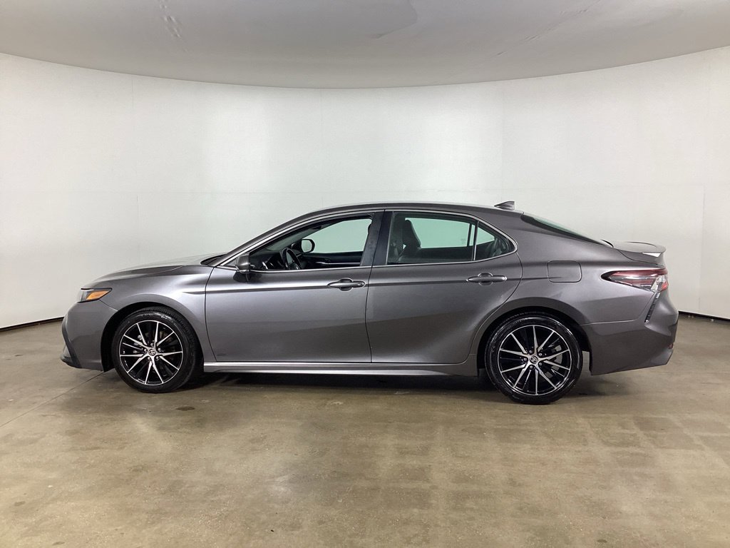 Used 2024 Toyota Camry SE FWD image 8