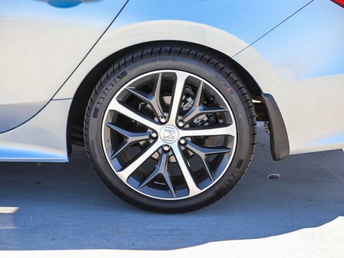 Used 2022 Honda Civic Touring image 11