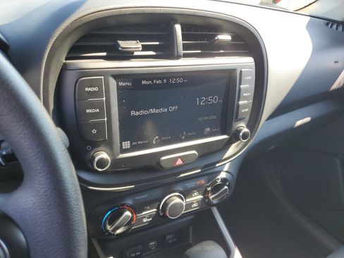 Used 2025 Kia Soul LX w/ LX Technology Package image 24