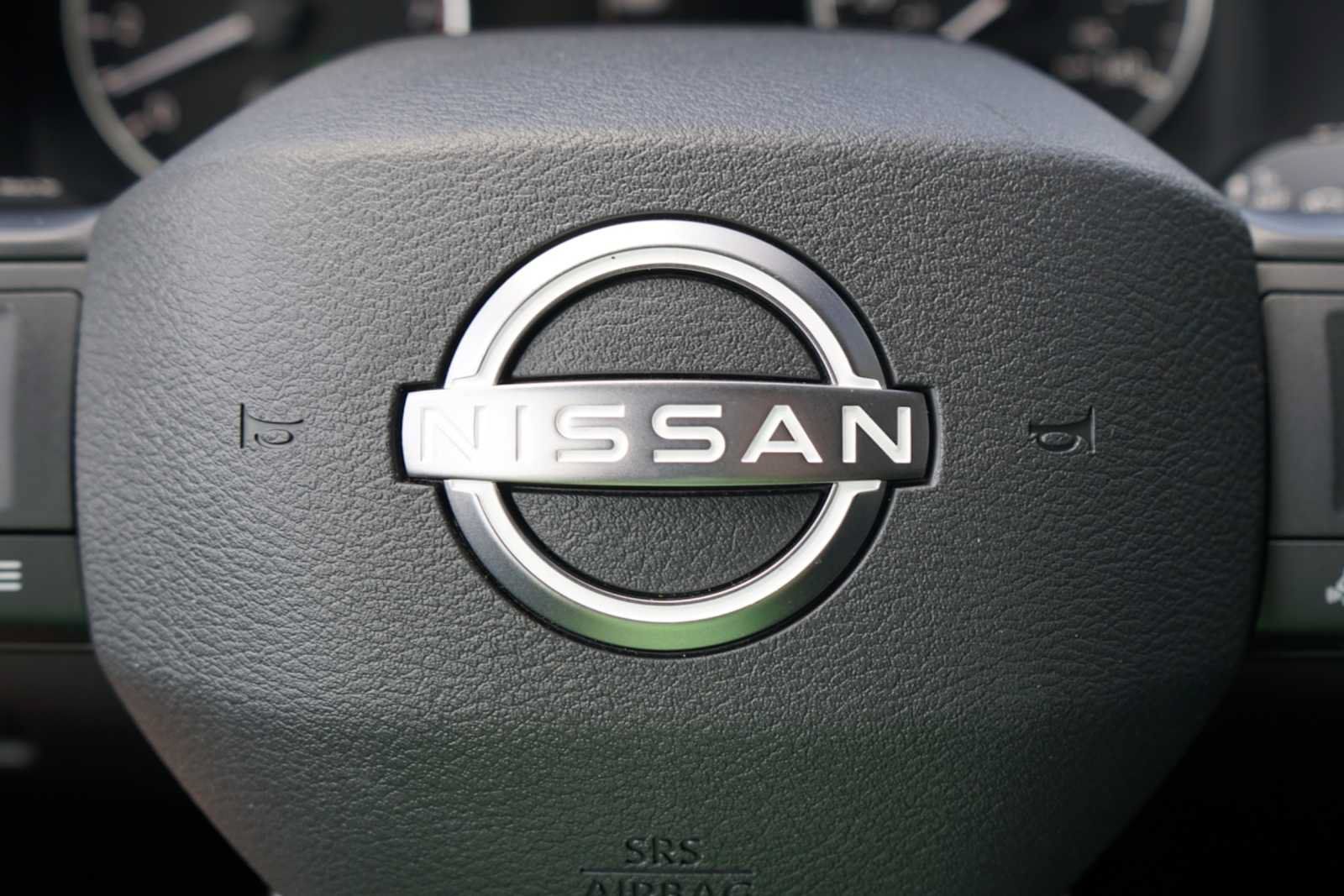 Used 2025 Nissan Rogue SV FWD image 12