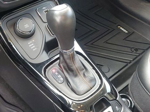 Certified 2019 Jeep Compass Limited image 24