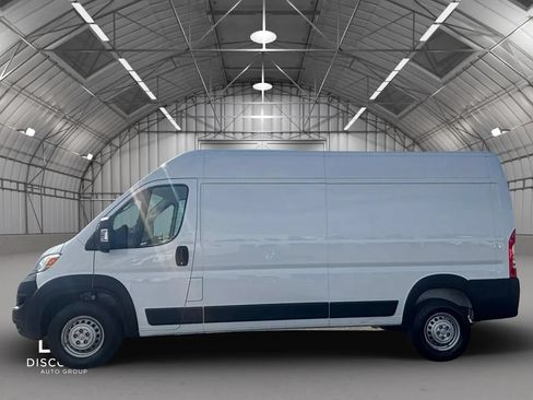 Used 2026 RAM ProMaster 2500 w/ Convenience Group FWD image 2