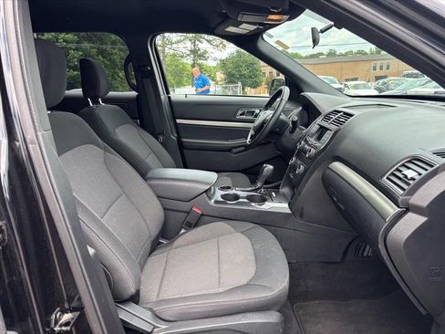Used 2019 Ford Explorer XLT FWD image 13