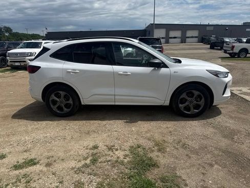 Used 2023 Ford Escape ST-Line AWD/4WD image 11