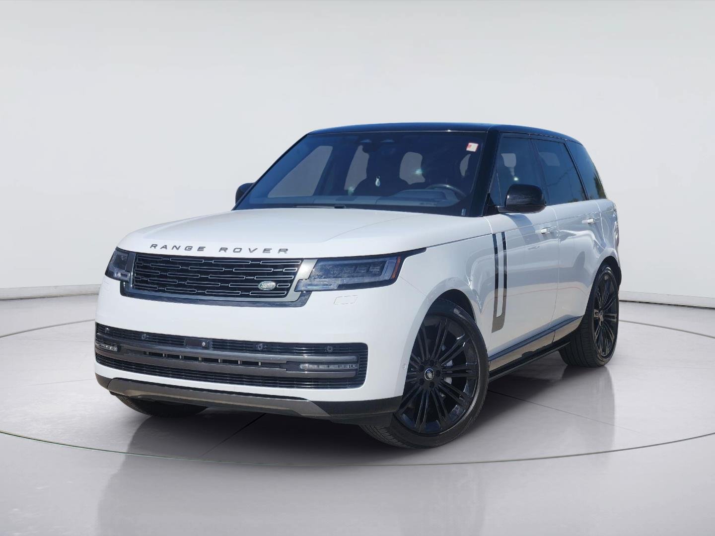 Used 2023 Land Rover Range Rover SE AWD/4WD image 1