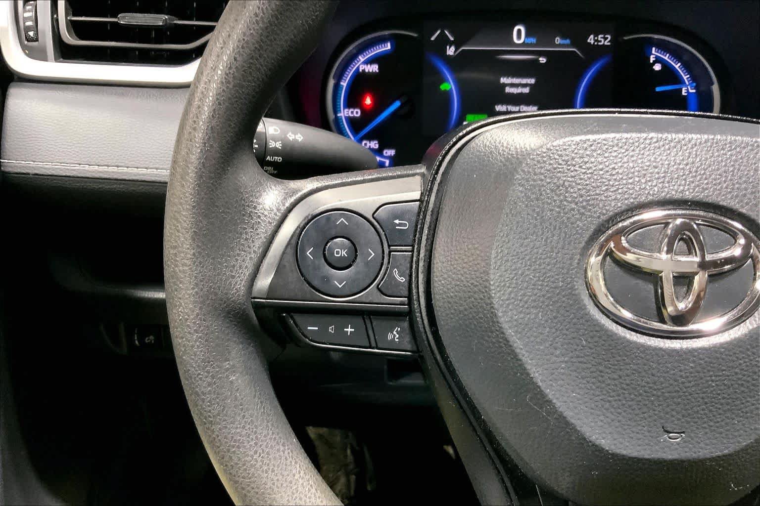 Used 2025 Toyota RAV4 XLE AWD/4WD image 24