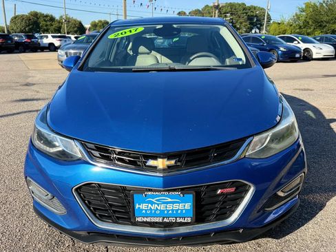 Used 2017 Chevrolet Cruze Premier FWD image 2
