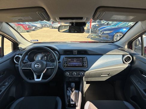 Used 2025 Nissan Versa SV image 31