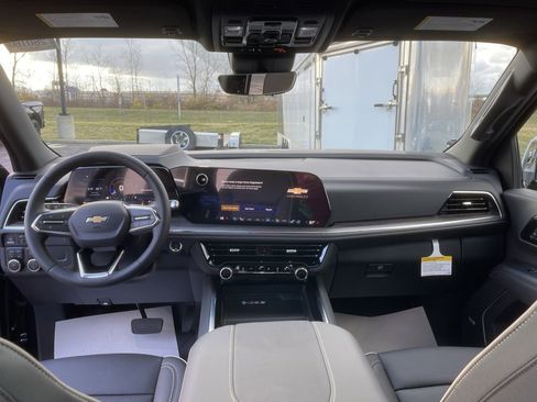 New 2026 Chevrolet Suburban Premier image 26