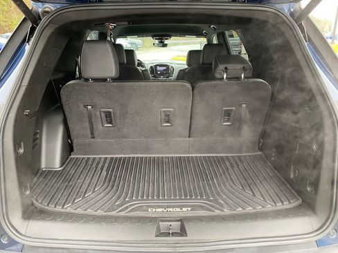 Used 2022 Chevrolet Traverse LT w/ LT Premium Package image 18