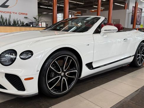 Used 2020 Bentley Continental GT image 2