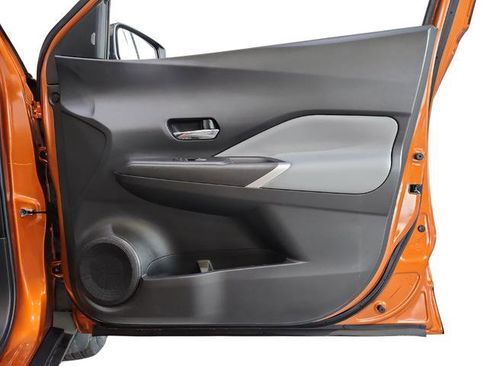 Used 2023 Nissan Kicks SR w/ SR Premium Package FWD image 23