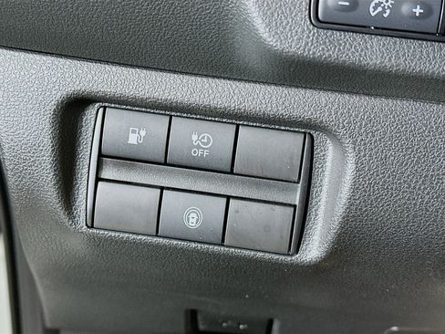 Used 2024 Nissan Leaf S FWD image 17