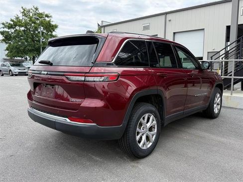 Used 2022 Jeep Grand Cherokee Limited RWD image 2