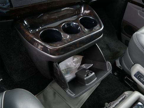 Used 2018 GMC Savana 2500 w/ Enhanced Convenience Package image 45