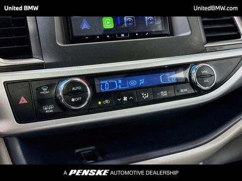 Used 2018 Toyota Highlander XLE w/ Protection Package #3 AWD/4WD image 10