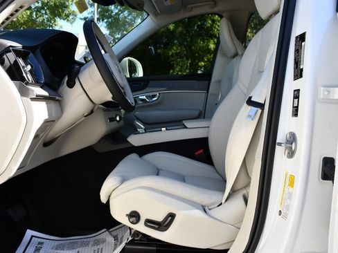 New 2026 Volvo XC90 B6 Ultra image 13