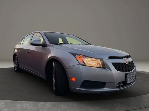 Used 2012 Chevrolet Cruze LT image 9