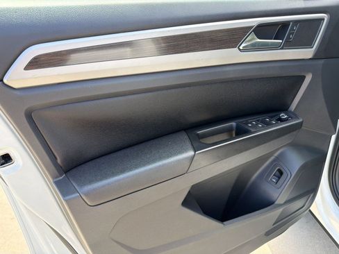 Used 2018 Volkswagen Atlas SEL FWD image 13