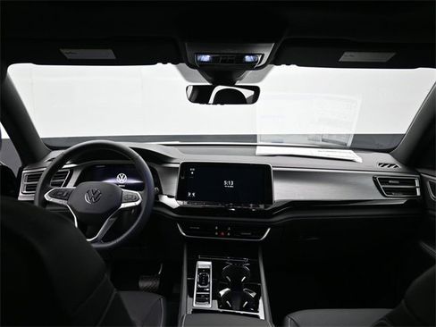 New 2026 Volkswagen Atlas Cross Sport SE image 10