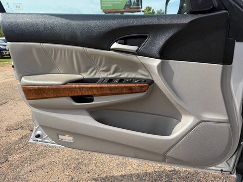 Used 2012 Honda Accord EX-L image 18
