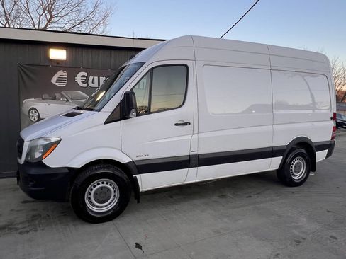 Used 2016 Mercedes-Benz Sprinter 2500 image 4