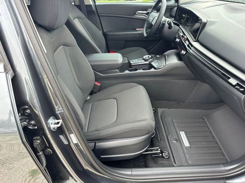 New 2026 Kia Sportage LX FWD image 13