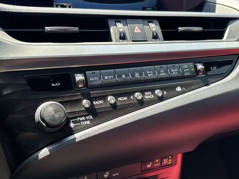 Used 2019 Lexus ES 350 F Sport w/ Accessory Package 2 FWD image 16