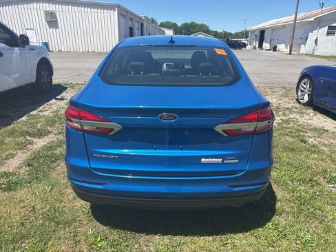 Used 2019 Ford Fusion SE FWD image 4