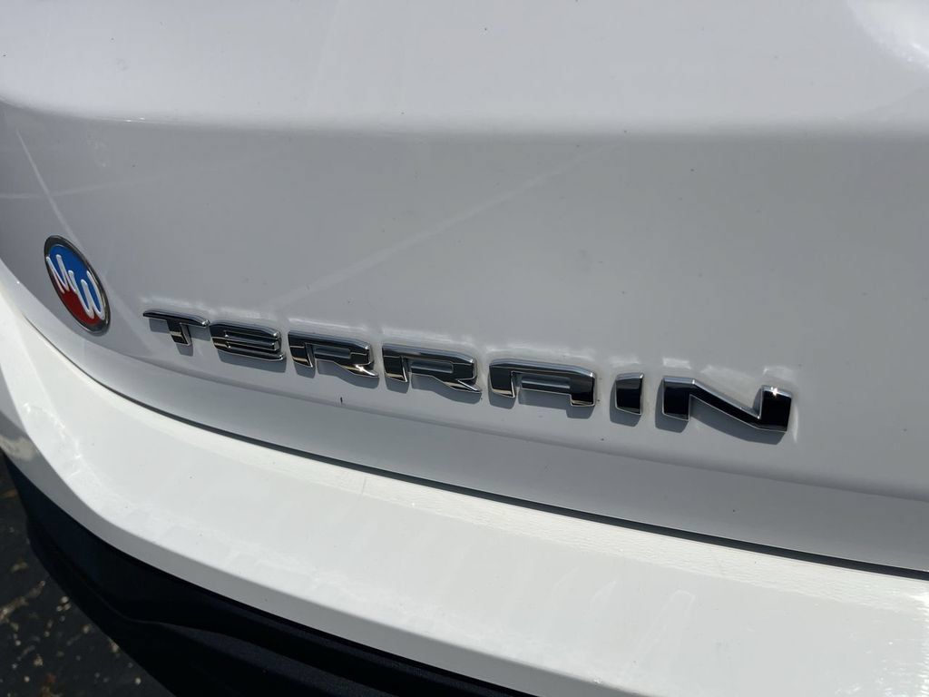 Used 2022 GMC Terrain SLE w/ Driver Convenience Package FWD image 10