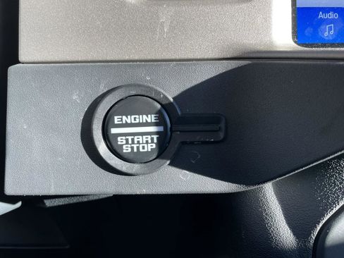 Used 2025 Ford Bronco Outer Banks image 26