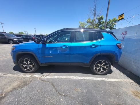 Used 2025 Jeep Compass Limited AWD/4WD image 27