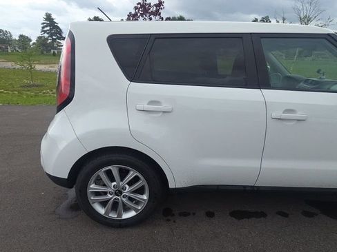 Used 2017 Kia Soul + FWD image 7