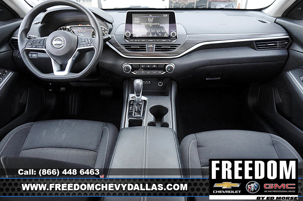 Used 2025 Nissan Altima 2.5 SV FWD image 7