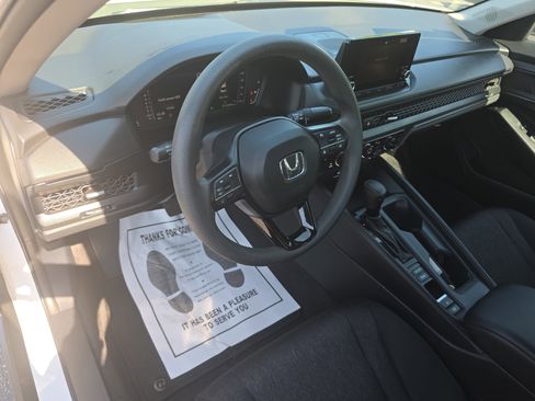 Used 2023 Honda Accord EX image 15