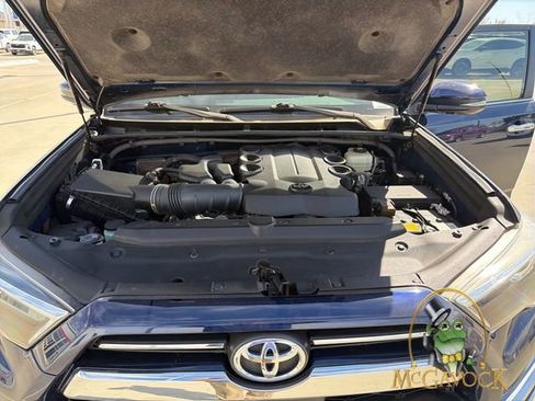 Used 2022 Toyota 4Runner Limited AWD/4WD image 18