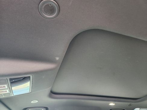 Certified 2025 Land Rover Defender 110 S image 25