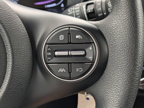 Certified 2025 Kia Soul LX w/ LX Technology Package FWD image 27