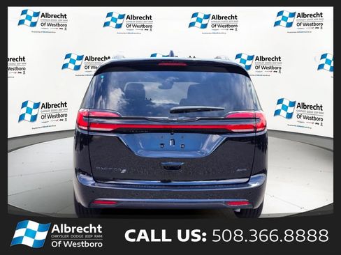 New 2026 Chrysler Pacifica Select w/ S Appearance Package AWD/4WD image 4