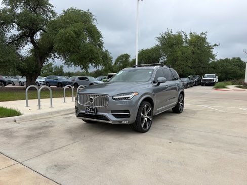 Used 2016 Volvo XC90 T6 Inscription w/ Protection Package Plus AWD/4WD image 2