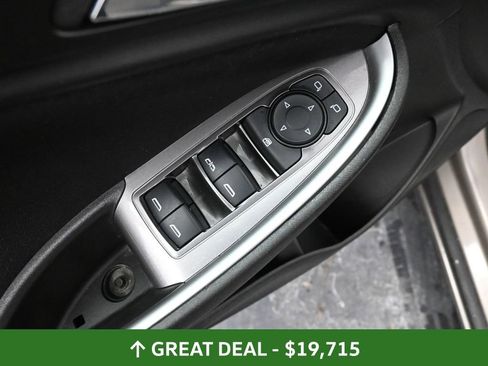 Used 2025 Chevrolet Malibu LT image 31